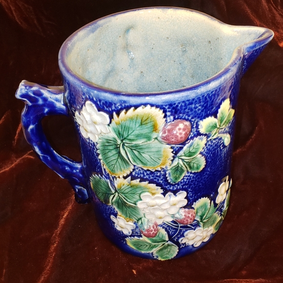 Majolica Blue Pitcher with Strawberries - Picture 8 of 8